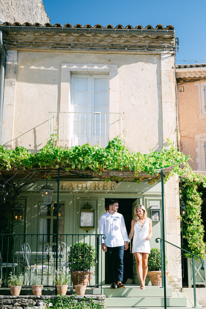 engagement photoshoot at the Gordes viewpoint with village backdrop