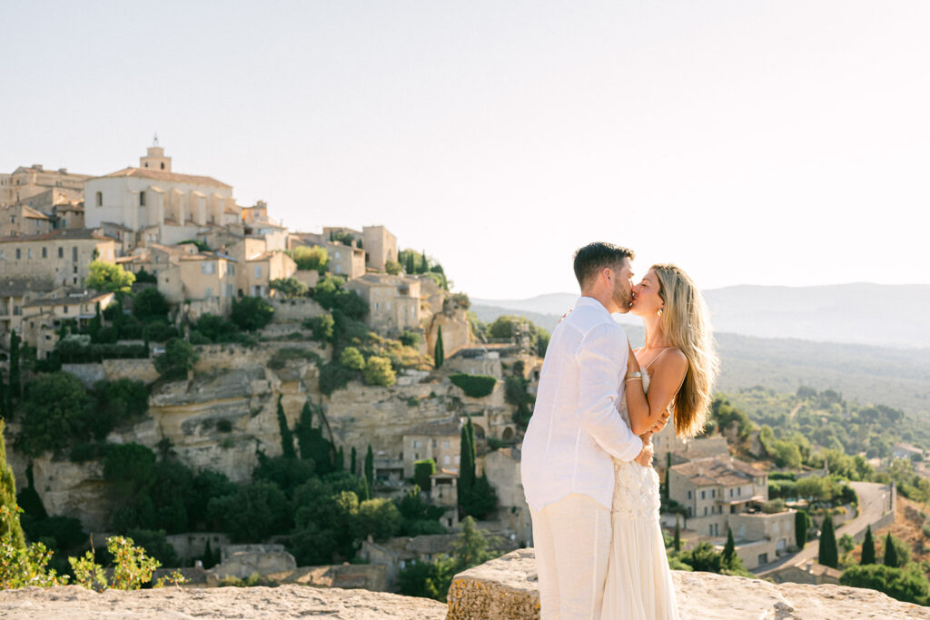 engagement photoshoot at the Gordes viewpoint with village backdrop