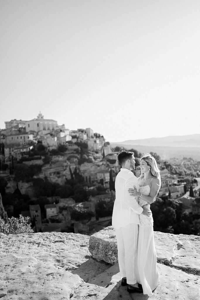 engagement photoshoot at the Gordes viewpoint with village backdrop