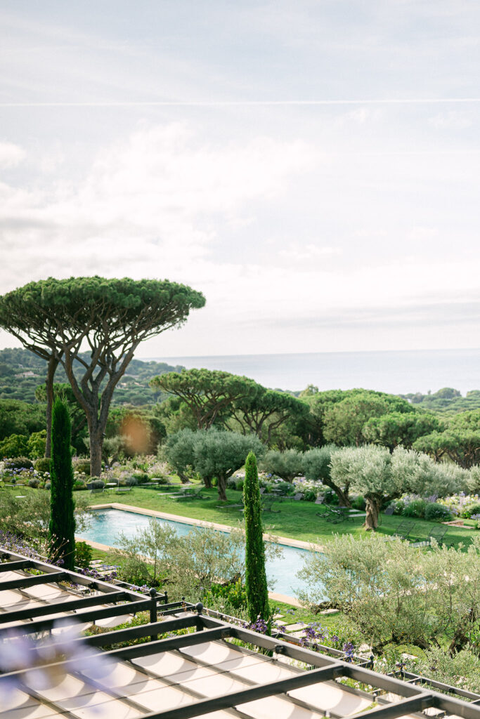 Engagement photo at Château de La Messardière in Saint-Tropez